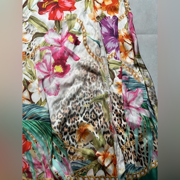 Guess green jungle Dora long satin skirt NWT size medium - Picture 2 of 6